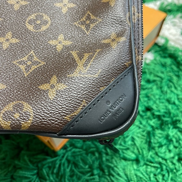 Loui Vuitton Solar Ray Utility Side Bag - Picture 8 of 8